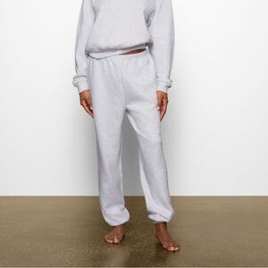 SKIMS light heather gray cotton blend jogger sweatpants, size L